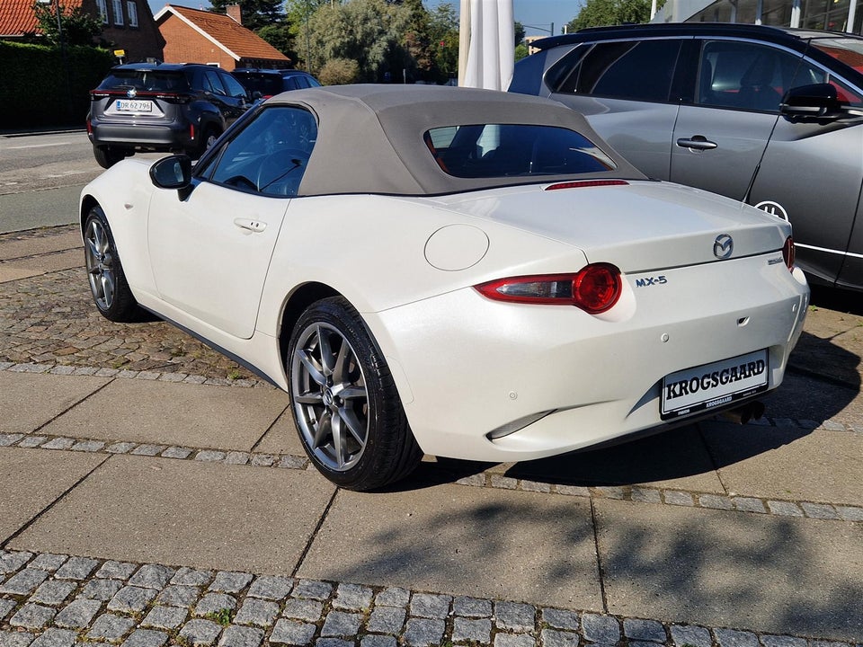 Mazda MX-5 2,0 SkyActiv-G 184 Roadster 2d