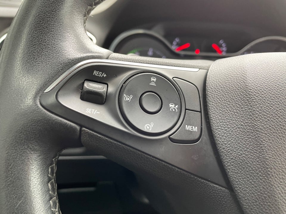 Opel Grandland X 1,6 Hybrid4 Ultimate aut. 5d