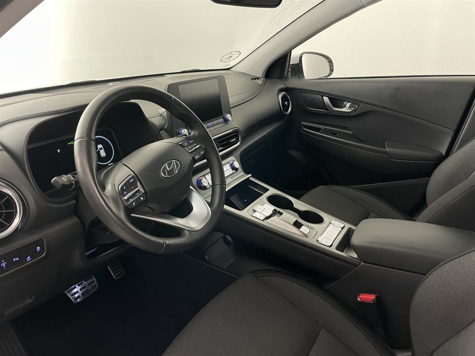Hyundai Kona 64 EV Essential 5d