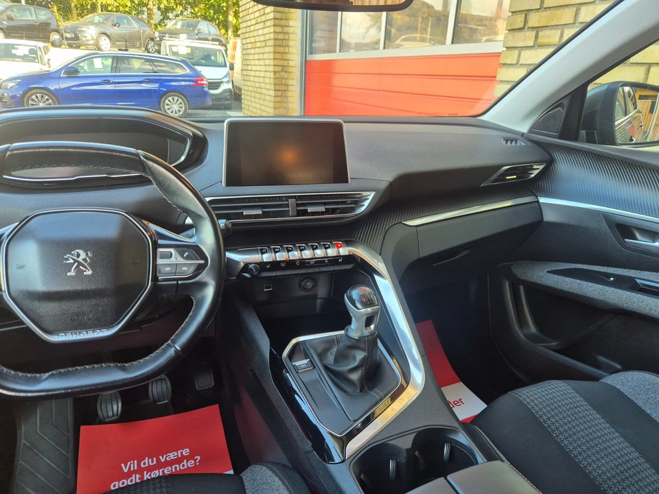 Peugeot 5008 1,2 e-THP 130 Active 7prs 5d