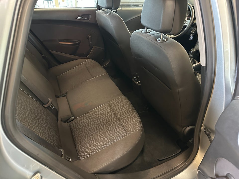 Opel Astra 1,4 T 140 Enjoy 5d