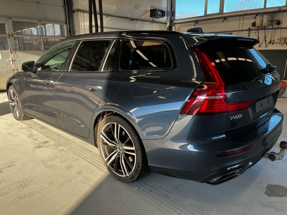 Volvo V60 2,0 T6 ReCharge R-Design aut. AWD 5d