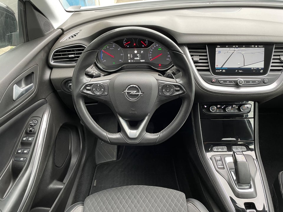Opel Grandland X 1,6 Hybrid4 Ultimate aut. 5d