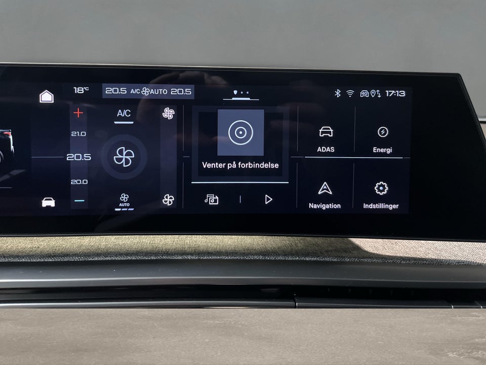 Peugeot e-3008 77 GT Pack 5d