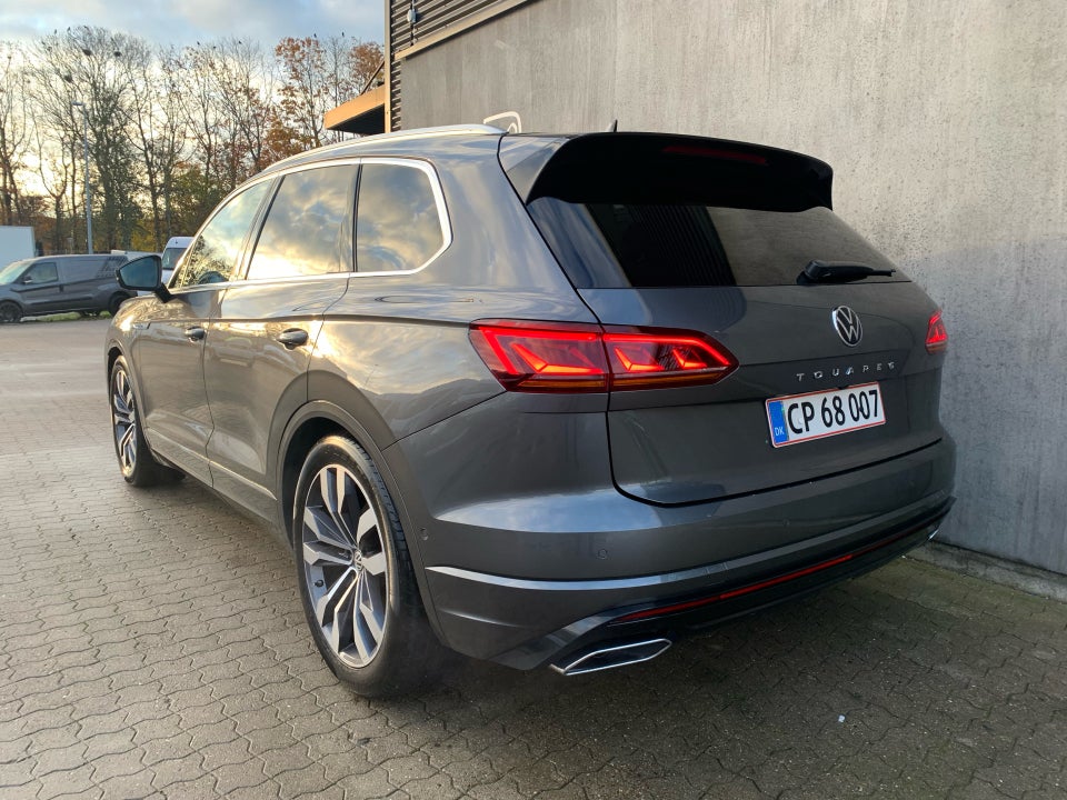 VW Touareg 3,0 TDi 286 R-line aut. 4Motion 5d