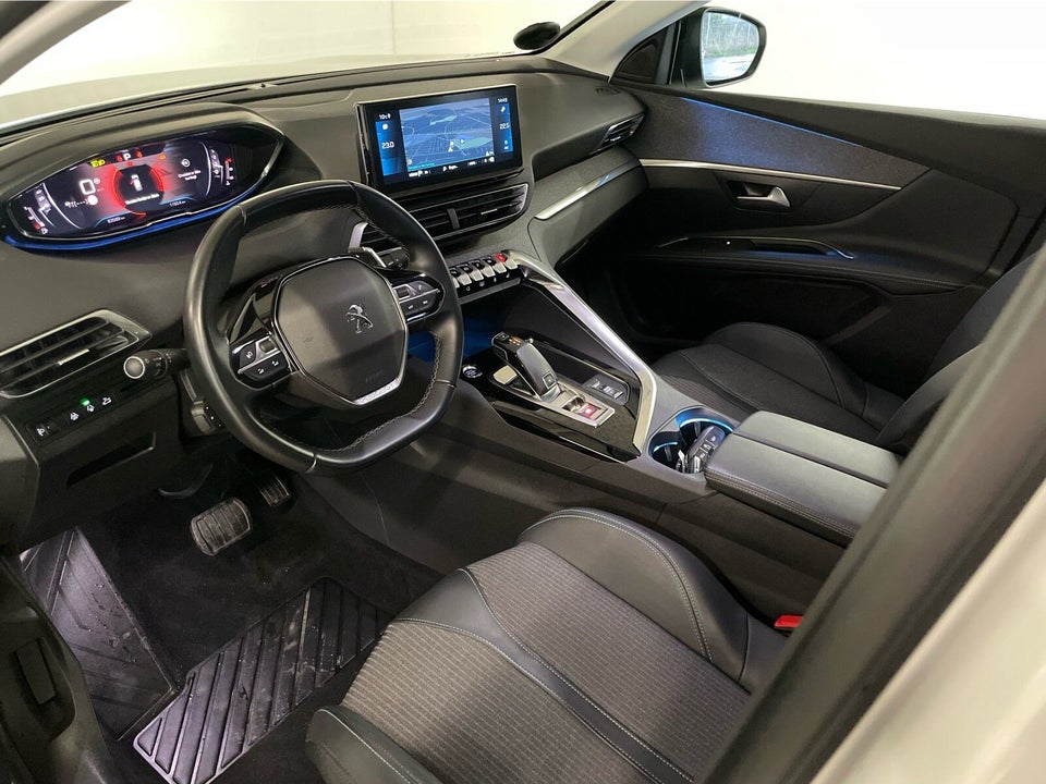 Peugeot 3008 1,5 BlueHDi First Selection EAT8 5d