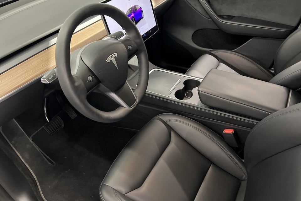 Tesla Model Y Long Range AWD 5d
