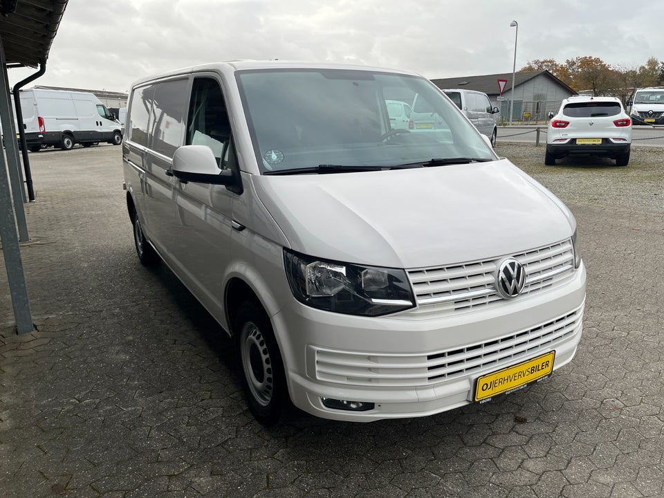 VW Transporter 2,0 TDi 150 Kassevogn lang