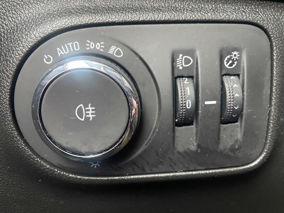 Opel Corsa 1,4 16V Enjoy+ 5d