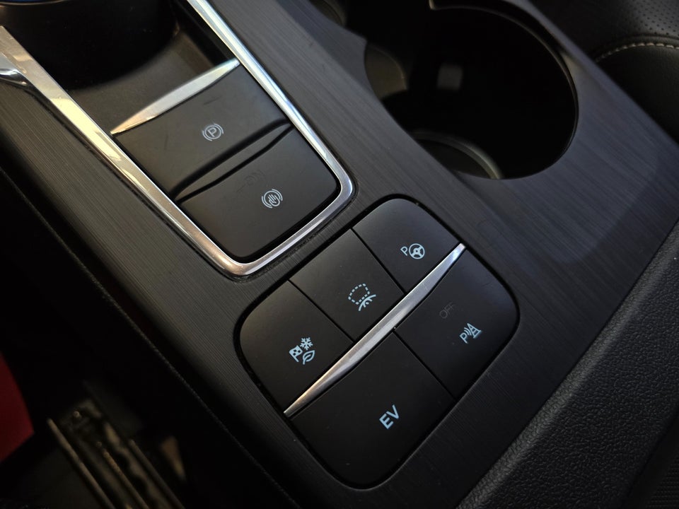 Ford Kuga 2,5 HEV Vignale CVT 5d