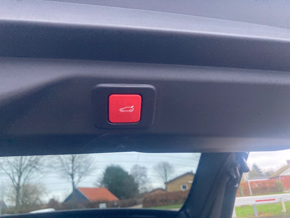 Peugeot e-3008 77 GT Pack 5d