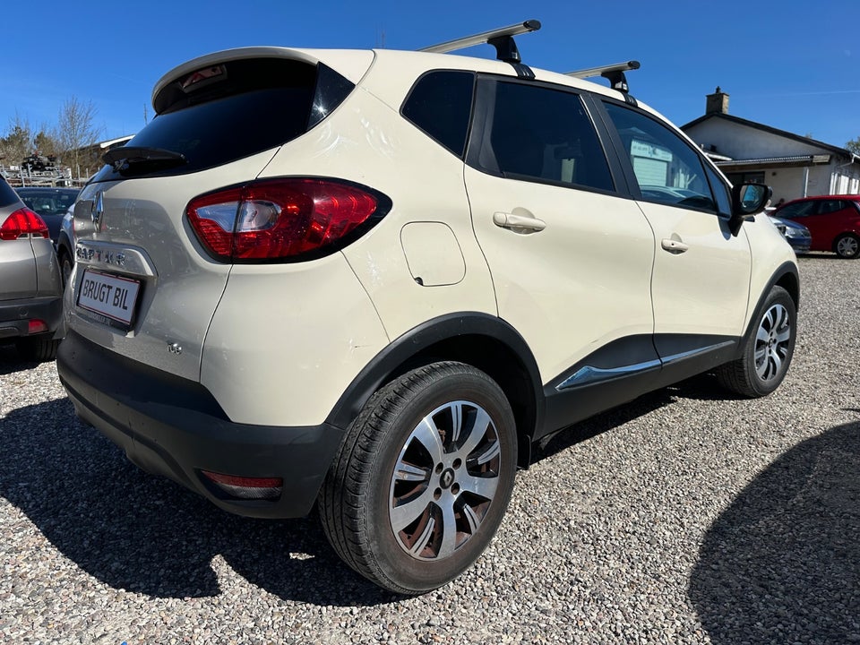 Renault Captur 0,9 TCe 90 Expression 5d