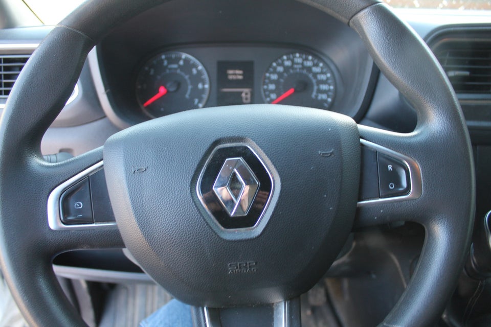 Renault Master IV T33 2,3 dCi 135 L2H2 Kassevogn