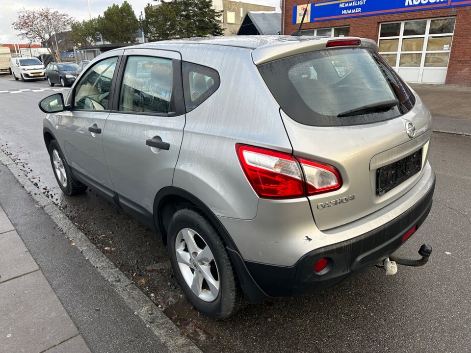 Nissan Qashqai 1,6 Tekna 5d