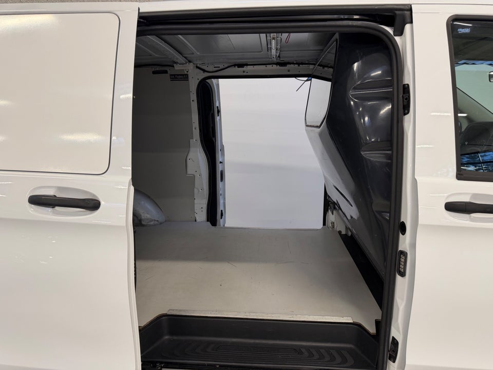 Mercedes eVito 129 Tourer PRO XL Van