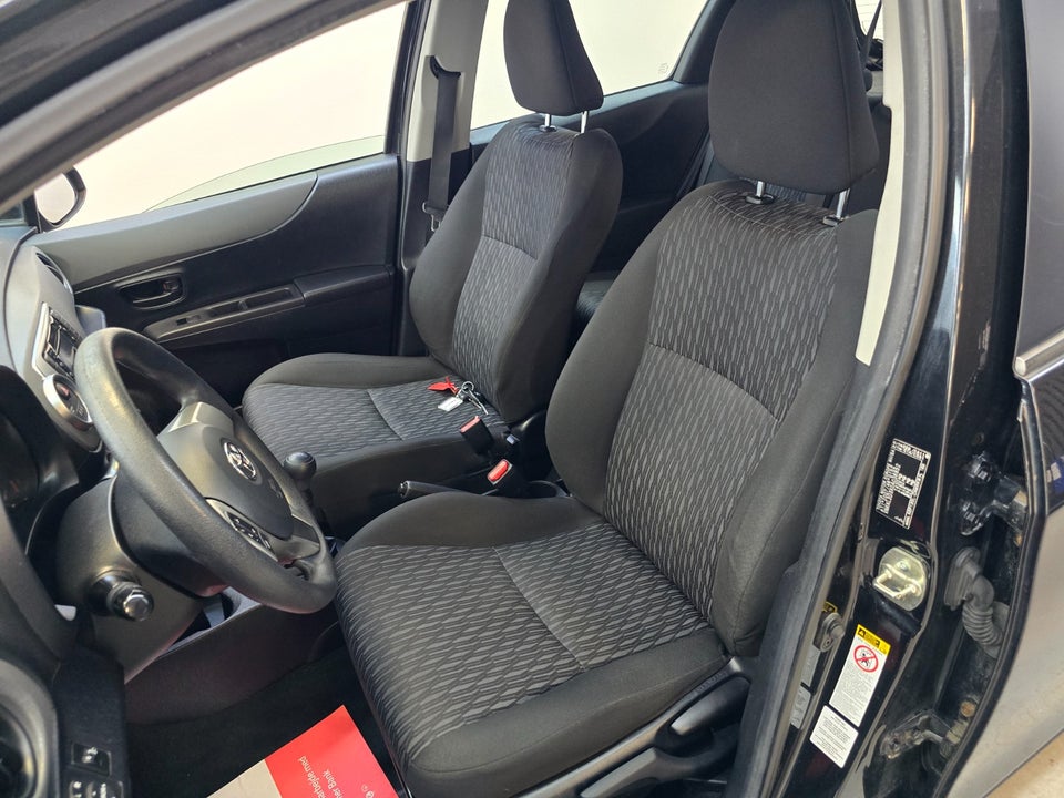 Toyota Yaris 1,0 VVT-i T1 5d