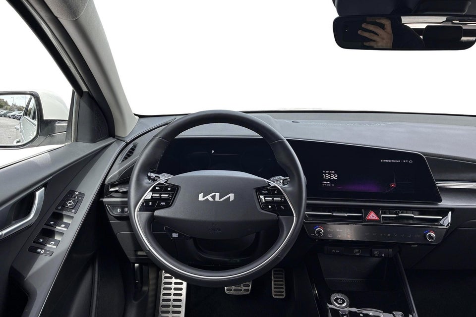 Kia Niro 64 EV Premium 5d