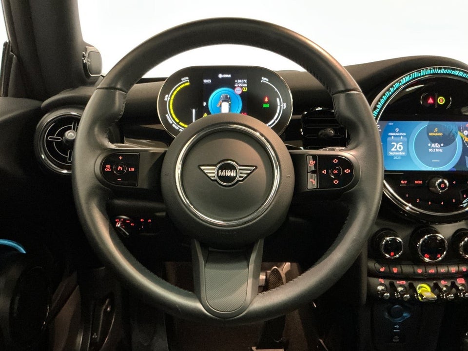 MINI Cooper SE Maximise 3d