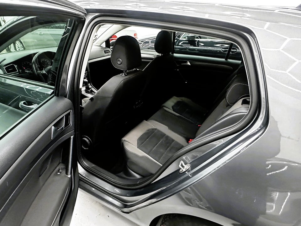 VW Golf VII 1,5 TSi 130 Highline DSG 5d