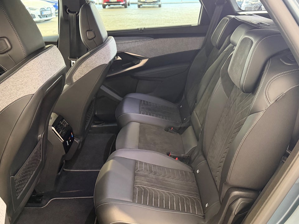 Peugeot e-5008 77 GT Pack 7prs 5d