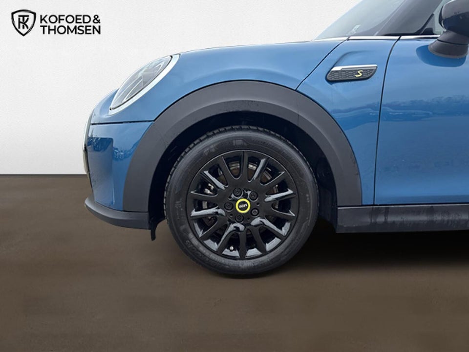 MINI Cooper SE Essential 3d