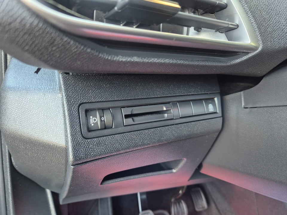 Peugeot 5008 1,2 e-THP 130 Active 7prs 5d