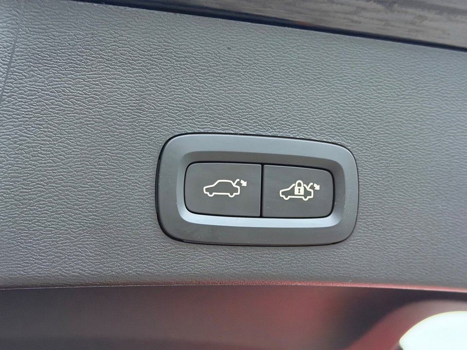 Volvo XC40 ReCharge Core 5d