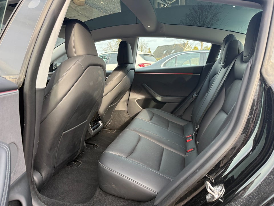 Tesla Model 3 Long Range AWD 4d