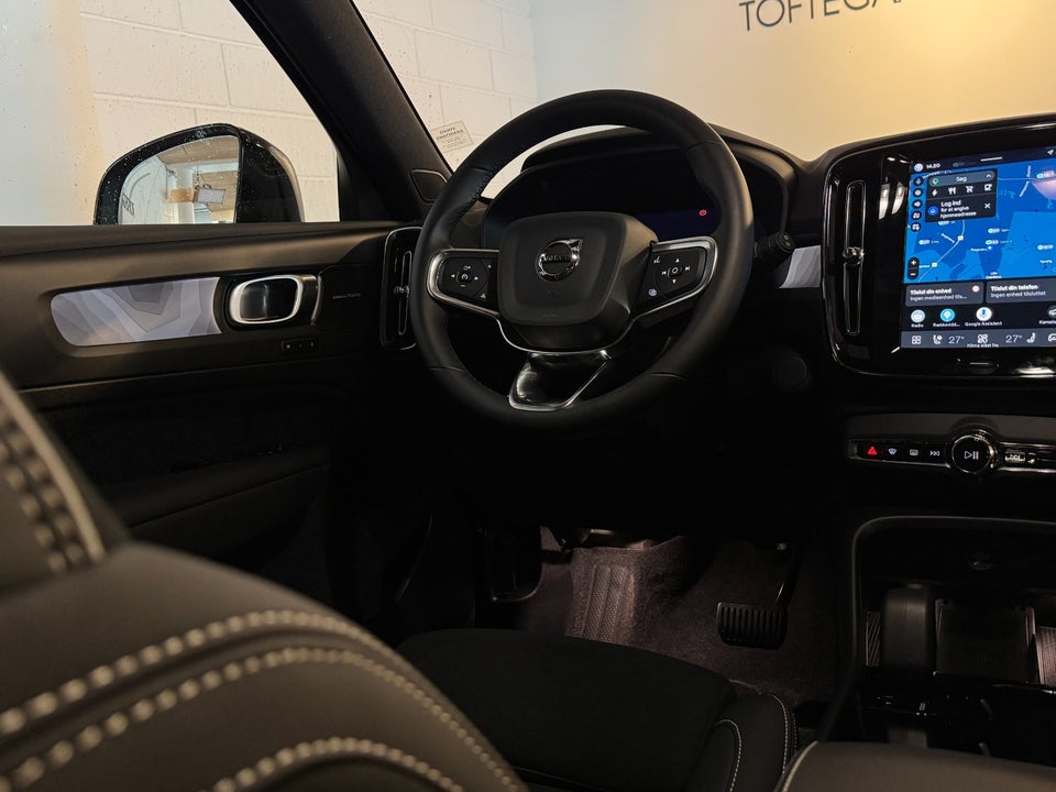 Volvo EX40 Twin Performance Ultra Black Edition 5d