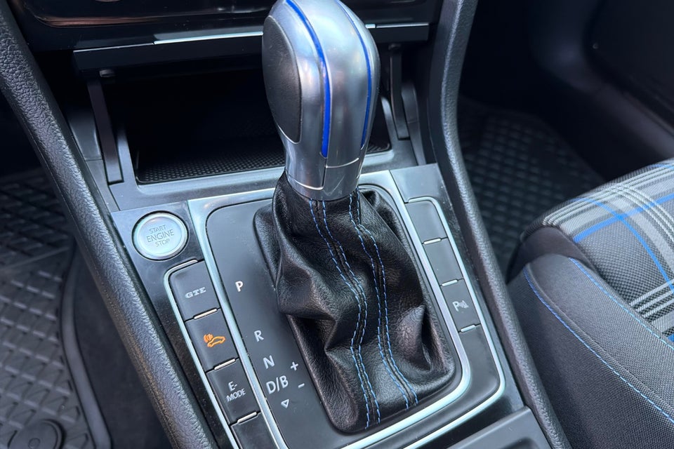 VW Golf VII 1,4 GTE DSG 5d
