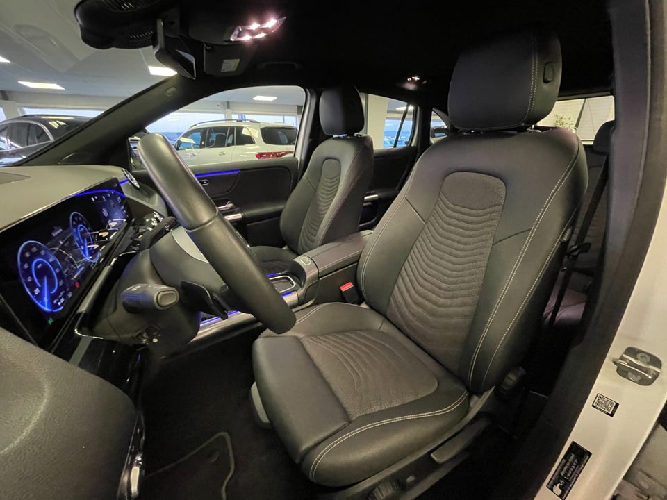 Mercedes EQA300 Progressive 4Matic 5d