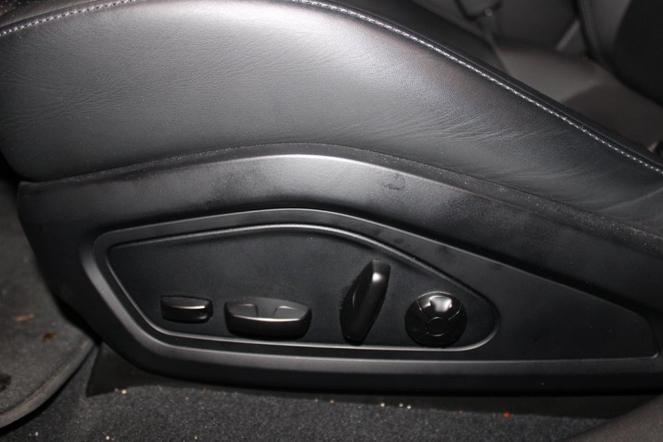 Porsche Taycan Performance+ 4d