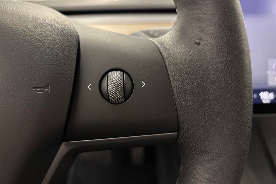 Tesla Model 3 Long Range AWD 4d