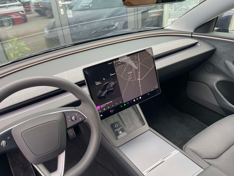 Tesla Model 3 Long Range AWD 4d