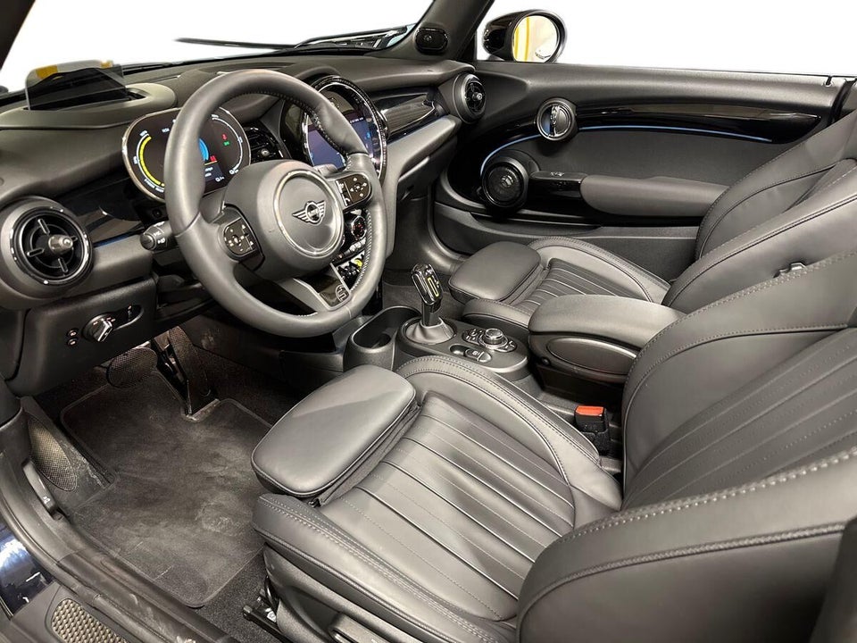 MINI Cooper SE Cabriolet 2d