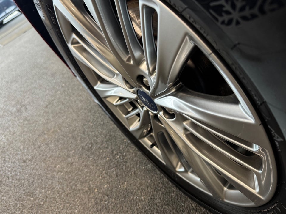 Ford Kuga 2,5 PHEV Vignale CVT 5d