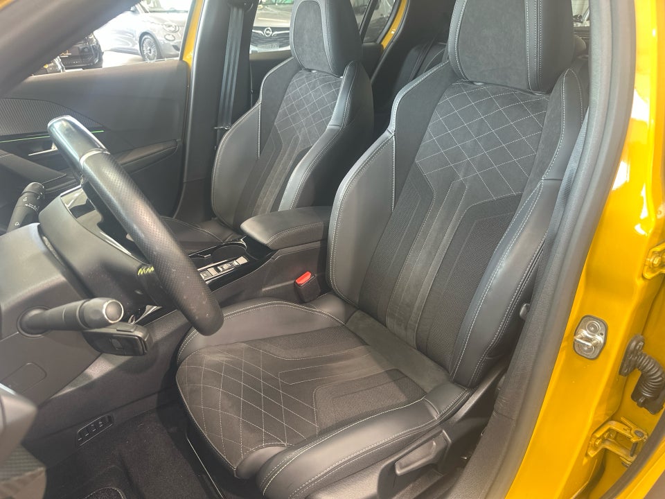 Peugeot e-208 50 GT Pack 5d