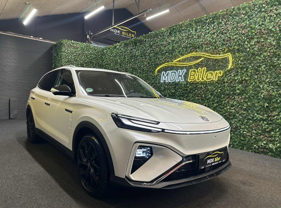 MG Marvel R Luxury 5d