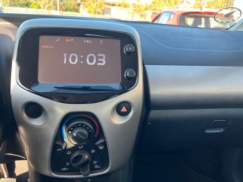 Toyota Aygo 1,0 VVT-i x-play 5d