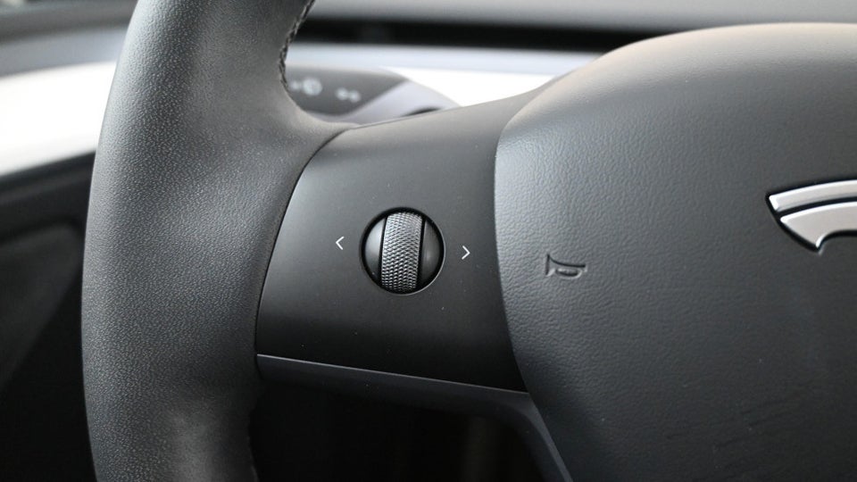 Tesla Model Y Long Range AWD 5d