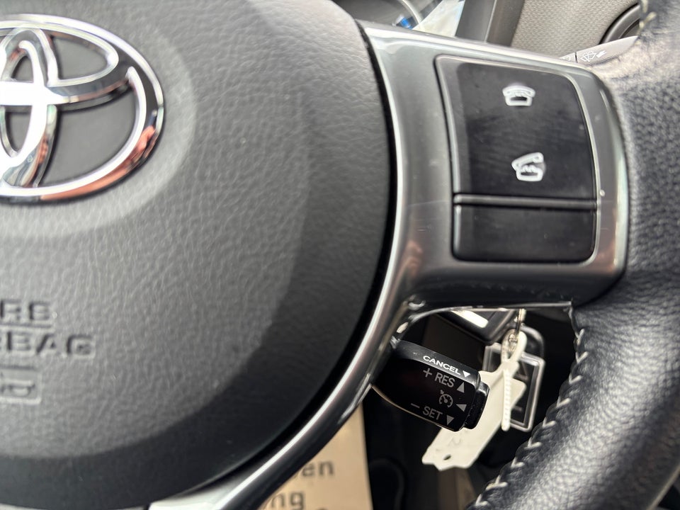 Toyota Yaris 1,5 Hybrid H1 e-CVT 5d