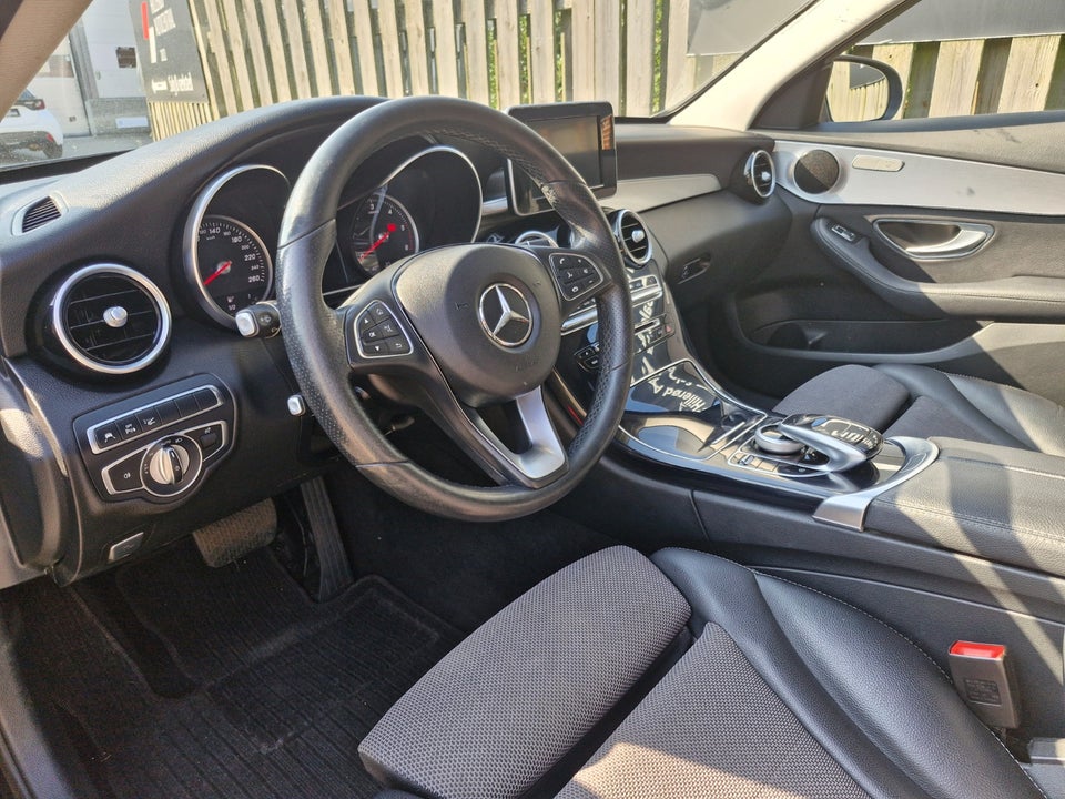 Mercedes C220 d 2,2 Avantgarde stc. aut. 5d