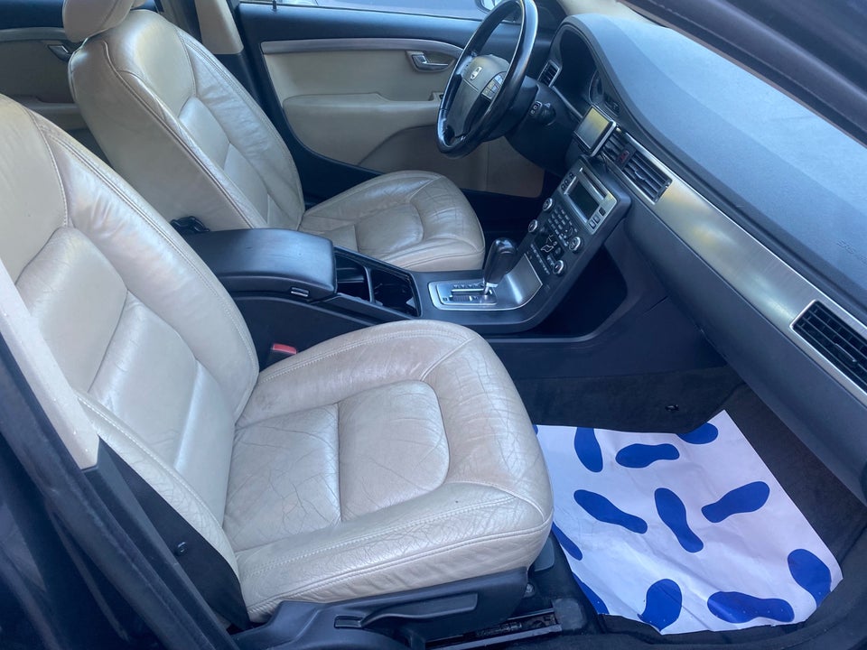Volvo V70 2,5 T Momentum aut. 5d