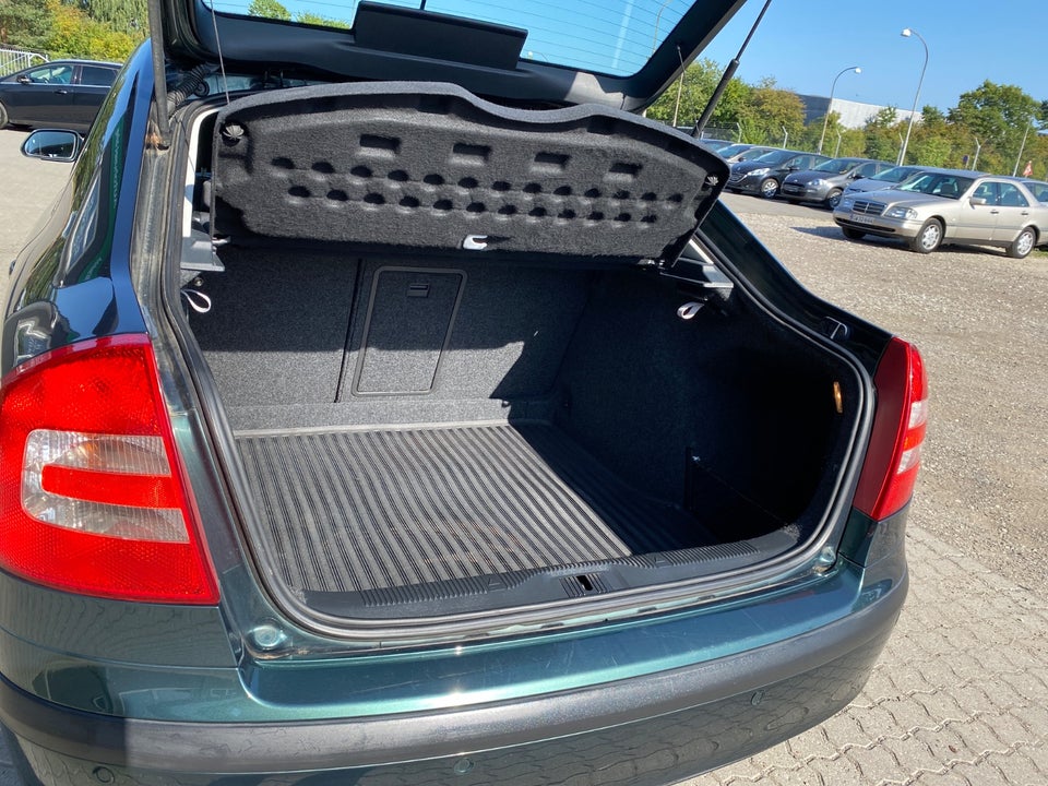 Skoda Octavia 2,0 FSi Elegance 5d