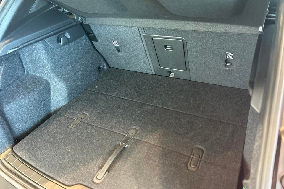 Volvo EX40 Extended Range Black Edition 5d
