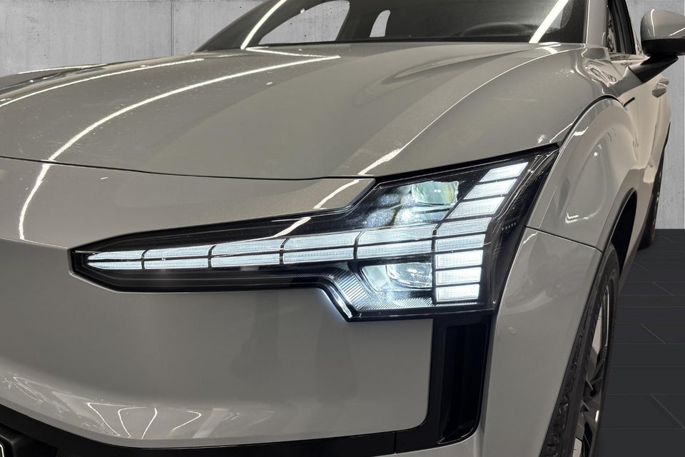 Volvo EX30 Extended Range Core 5d