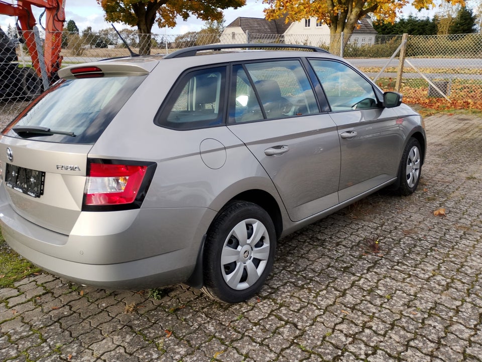 Skoda Fabia 1,0 TSi 110 Ambition Combi DSG 5d
