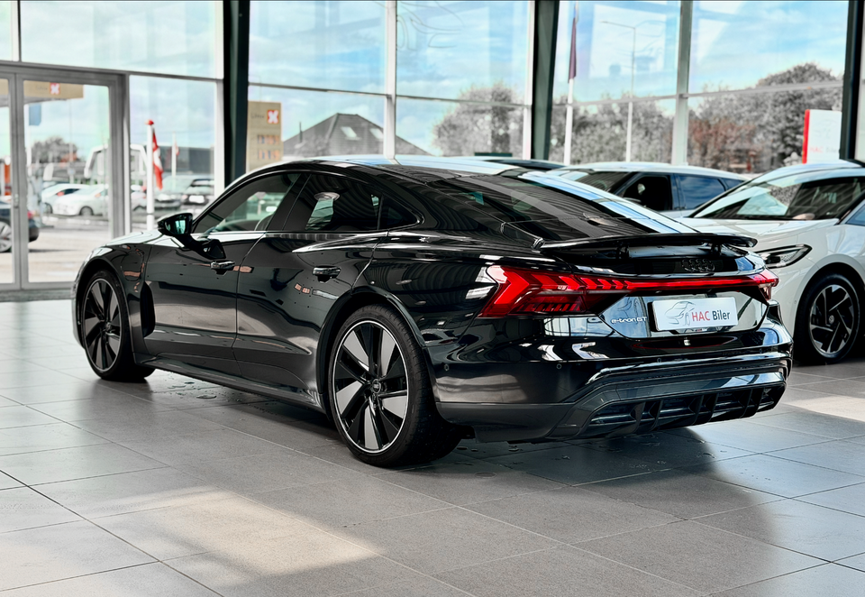 Audi e-tron GT quattro 4d