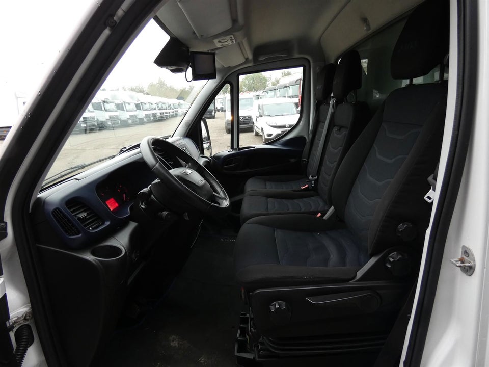 Iveco Daily 3,0 35S18 Alukasse m/lift+køl AG8 2d