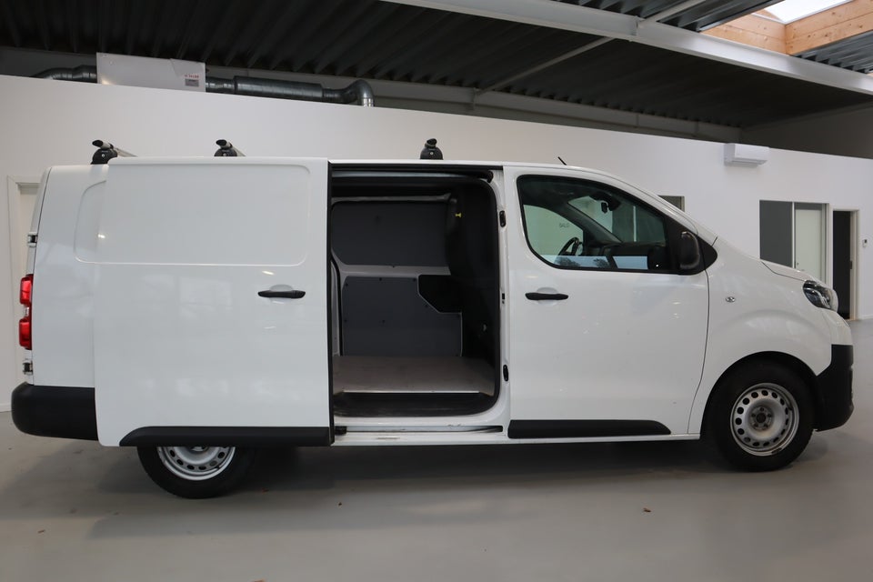 Toyota ProAce 2,0 D 122 Medium Comfort Master aut. 5d